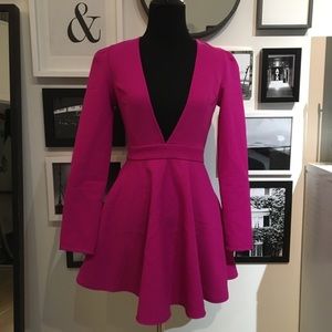 👄 Sexy Plunging Pink Dress